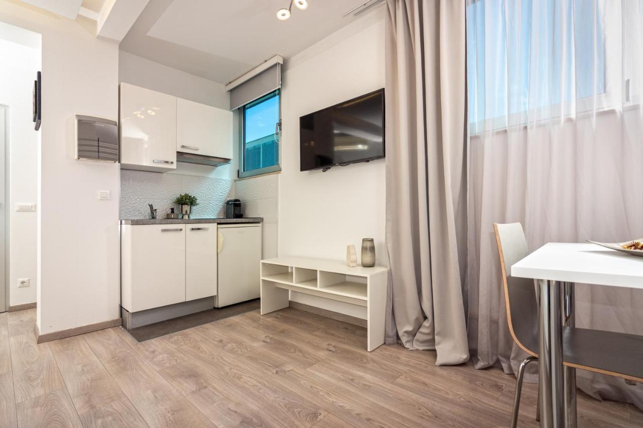 Apartments Lovret Flowers Split Exterior photo