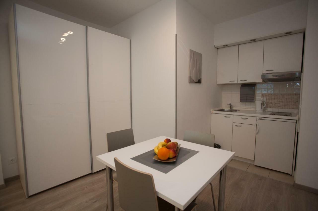 Apartments Lovret Flowers Split Exterior photo